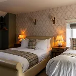 Black Lion Hotel 3*