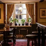Hotel Black Lion 3*