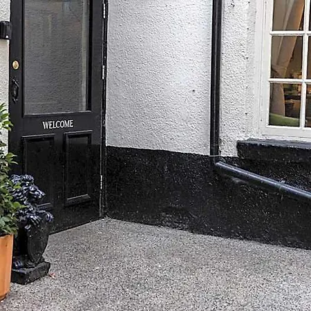Black Lion Hotel