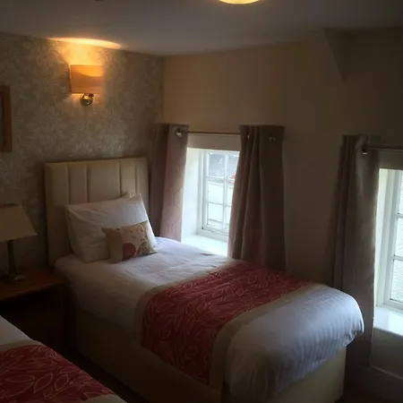 Hotel Black Lion North Yorkshire 3*