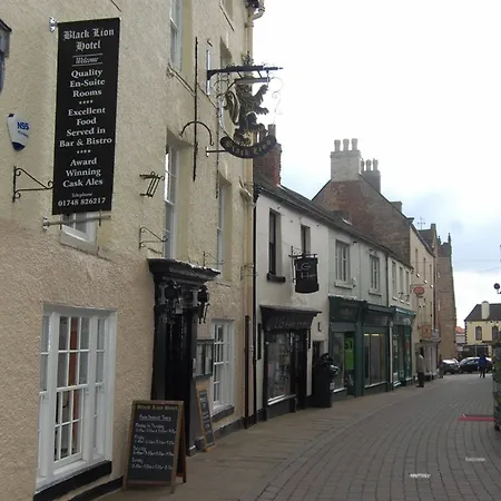 Black Lion 3* Richmond (North Yorkshire)