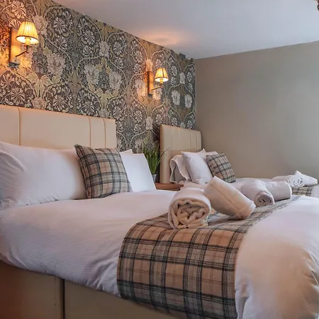 Black Lion 3* Richmond (North Yorkshire)